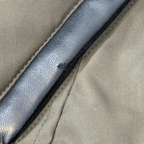 NWT Pajar Kids Winter Parka - Dark green with black trims- Size 18 - Picture 17 of 17